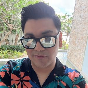 Meet your Posher, Christopher